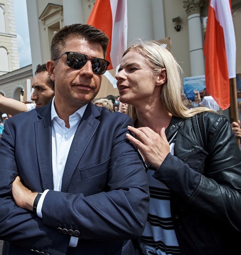 Schmidt domaga się od męża wyższych alimentów na córkę. "Nie stać jej nawet na sprzątaczkę"