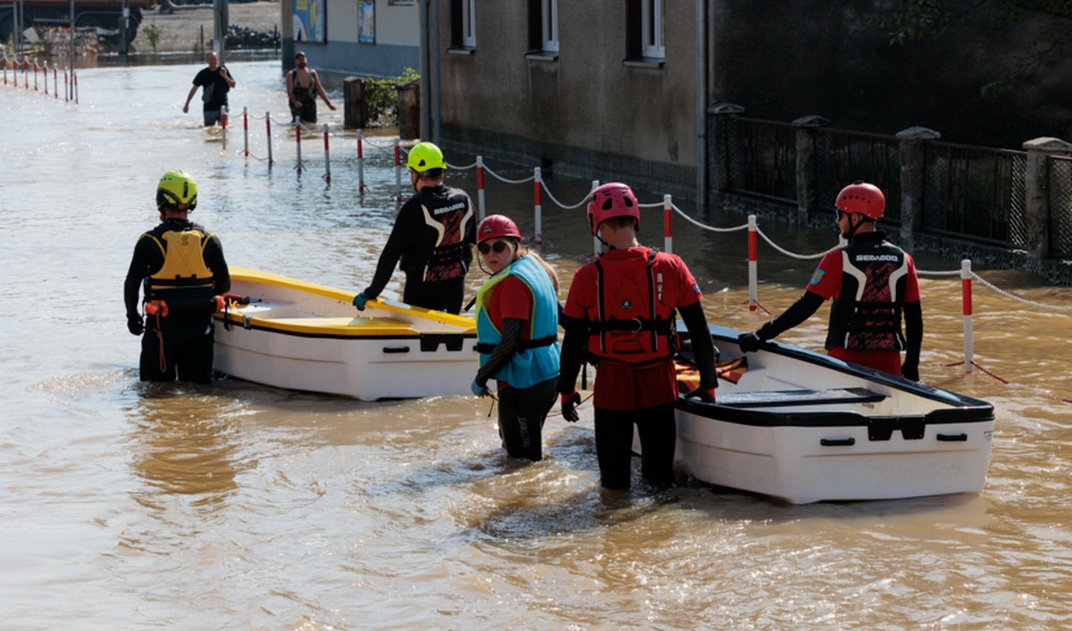 Szabrownik okradający ratowników odsypiających akcje został złapany przez policję