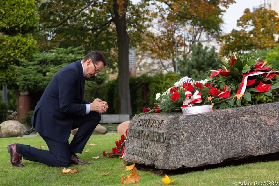 Morawiecki wspomina księdza Popiełuszko: pomagaliśmy w żniwach jego rodzicom