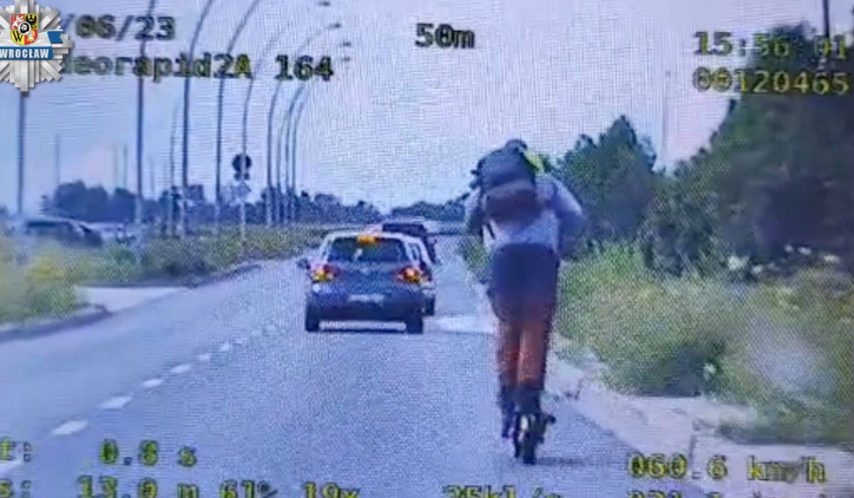 Wrocław: policjanci z grupy SPEED złapali hulajnogarza, który jechał 54 km/h