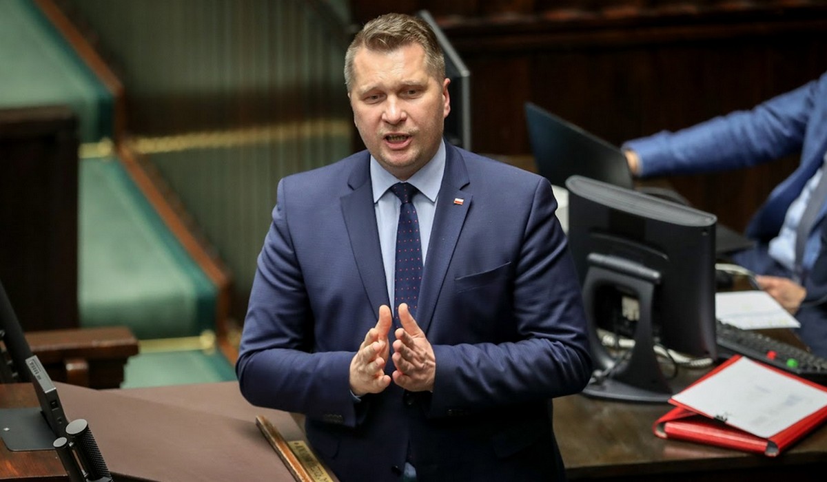 Minister Czarnek tłumaczy Lewicy, że to przez nich ludzie umierają i są braki kadrowe w szpitalach