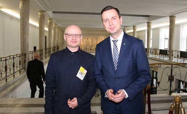 Działacz PSL, który twierdził, że ma lek na koronawirusa, zawieszony przez Kosiniaka-Kamysza