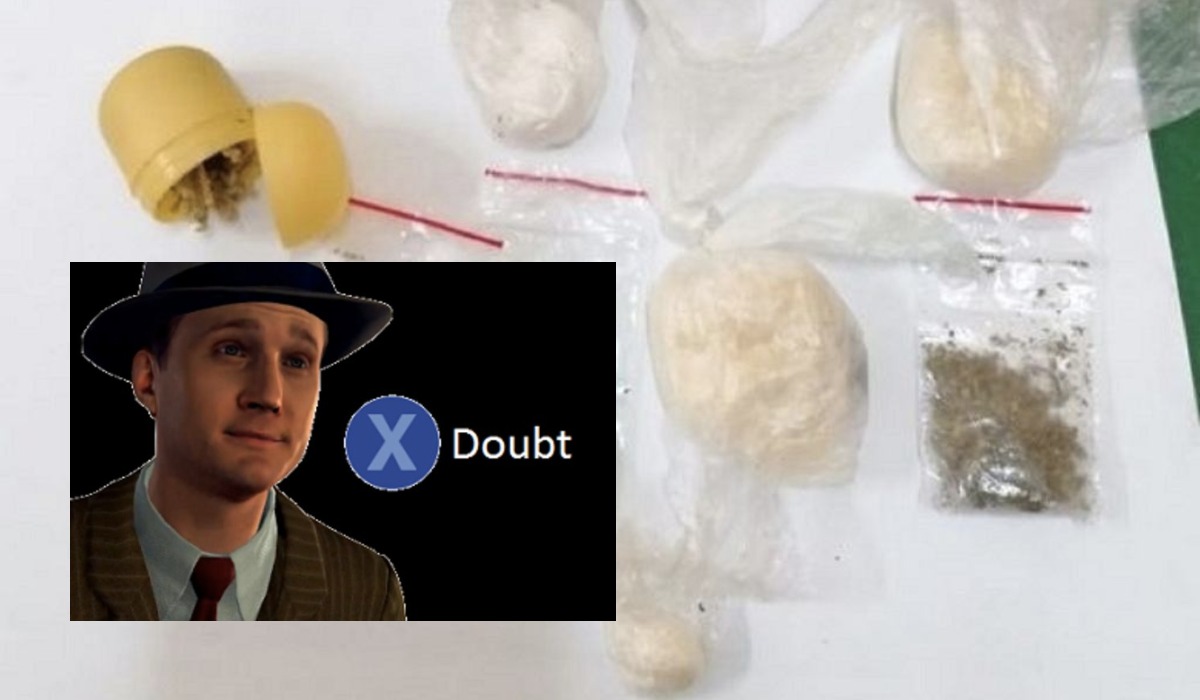 Ostrołęka: pani pokazała policjantom dowód osobisty ze śladami białego pyłu, a policjanci ten ślad ochoczo podjęli