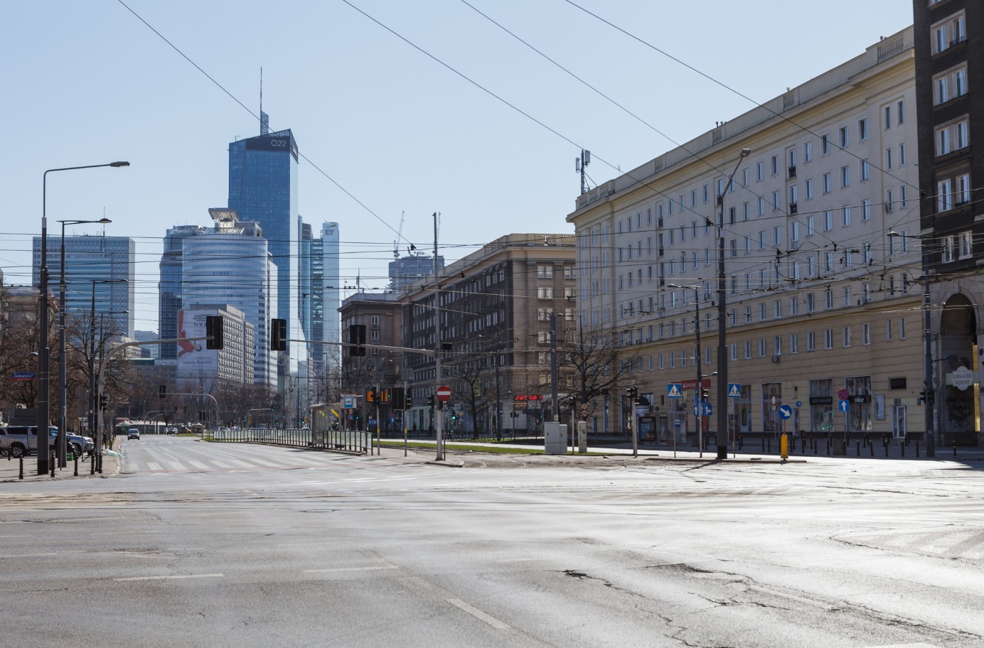 Na drogach dużo mniej samochodów, ale ofiar tyle samo, bo przecież są puste drogi