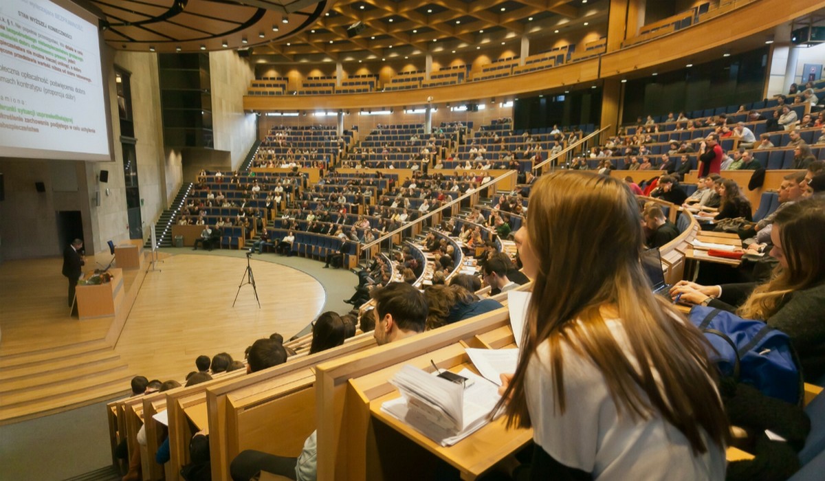 Badanie: ponad 40% studentów zetknęło się z mobbingiem na swoich uczelniach