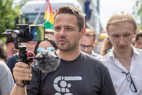 Rafał Trzaskowski podpisał kartę LGBT+. Jaki: tak będzie w całej Polsce, jak wygra PO