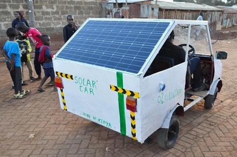 Kenijski bezrobotny zbudował własny samochód zasilany energią słoneczną