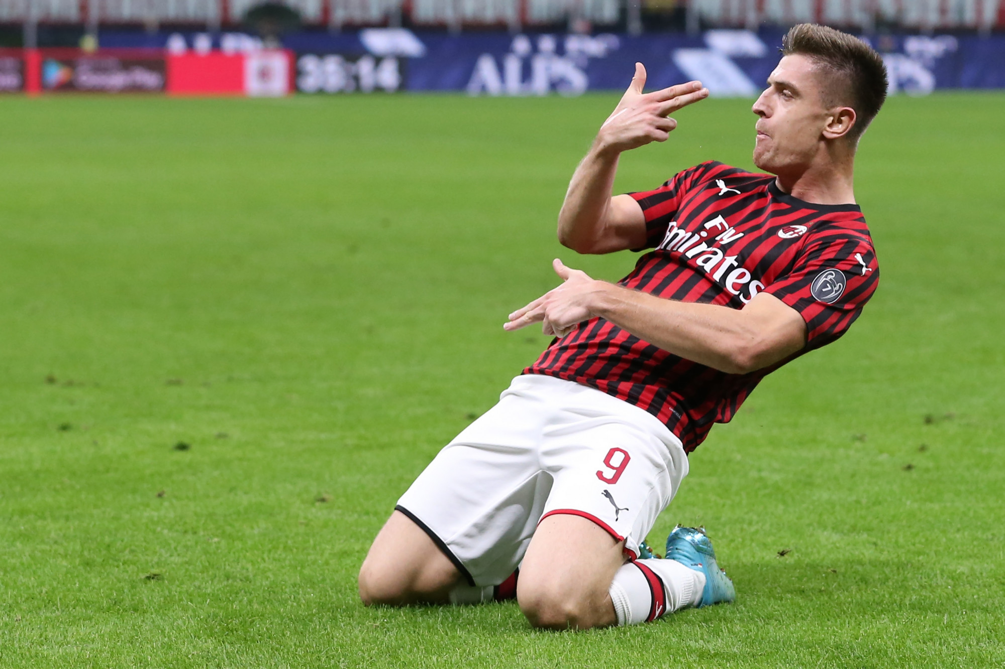 Krzysztof Piątek opatentował cieszynkę z pistoletami, bo mógł