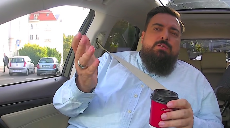 Sekielski zapowiada trzecią część filmu o pe*ofilii w Kościele