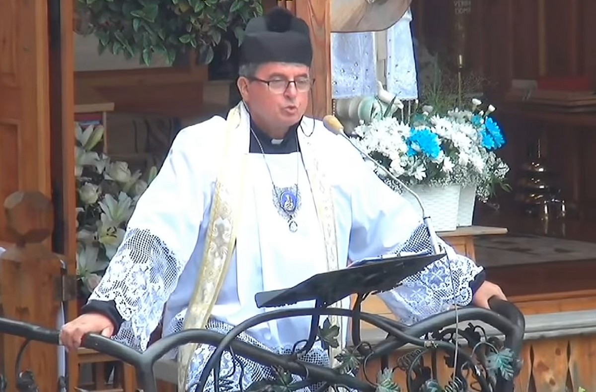 Piotr Natanek zwołuje wiernych do Grzechyni i chce walczyć z przyjmowaniem komunii "na rękę"