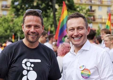 Trzaskowski wprowadza w Warszawie kartę LGBT plus