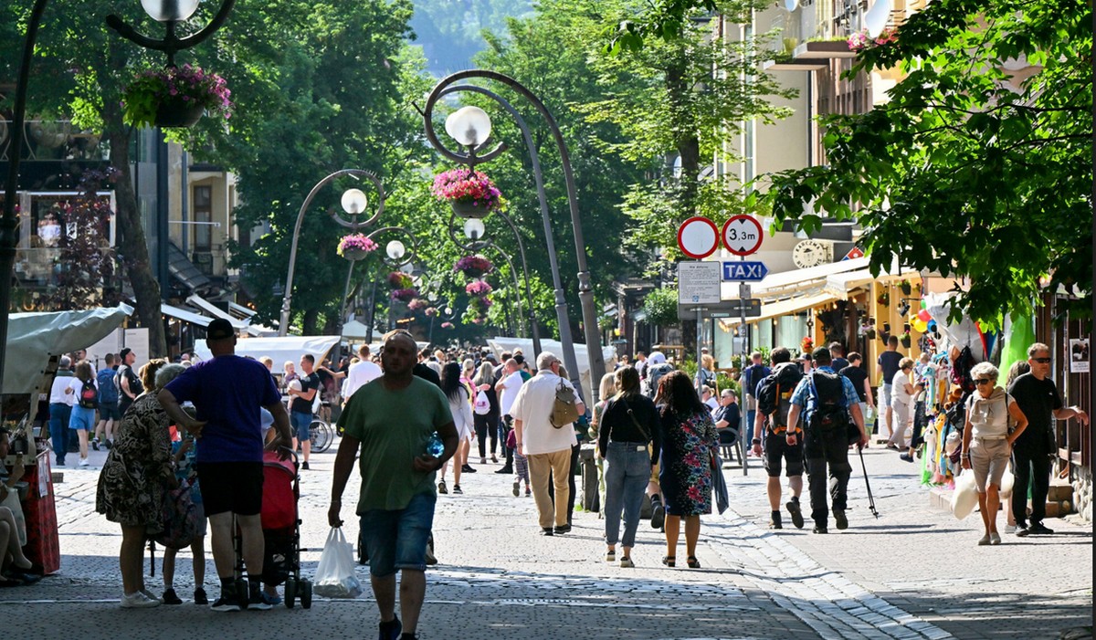 Górale narzekają, że przez 500+ i inne socjale Polakom nie chce się tyrać w gastro