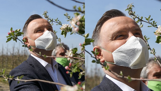 Andrzej Duda w maseczce-origami z ręcznika papierowego