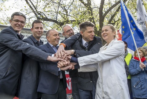 Nowacka negocjuje ze Schetyną. Chce się związać z PO i .Nowoczesną