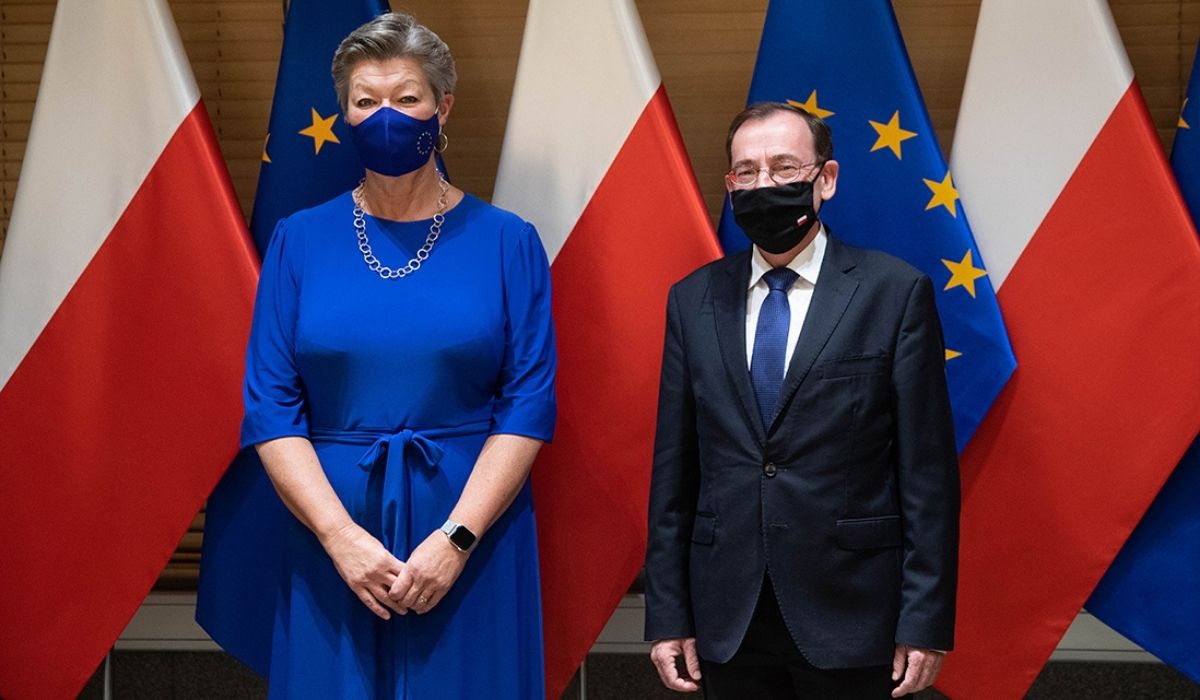 Unijna komisarz: sytuacja na granicy to wina Białorusi, ale fajnie jakbyśmy się od Białorusi różnili, prosi o wpuszczenie mediów 