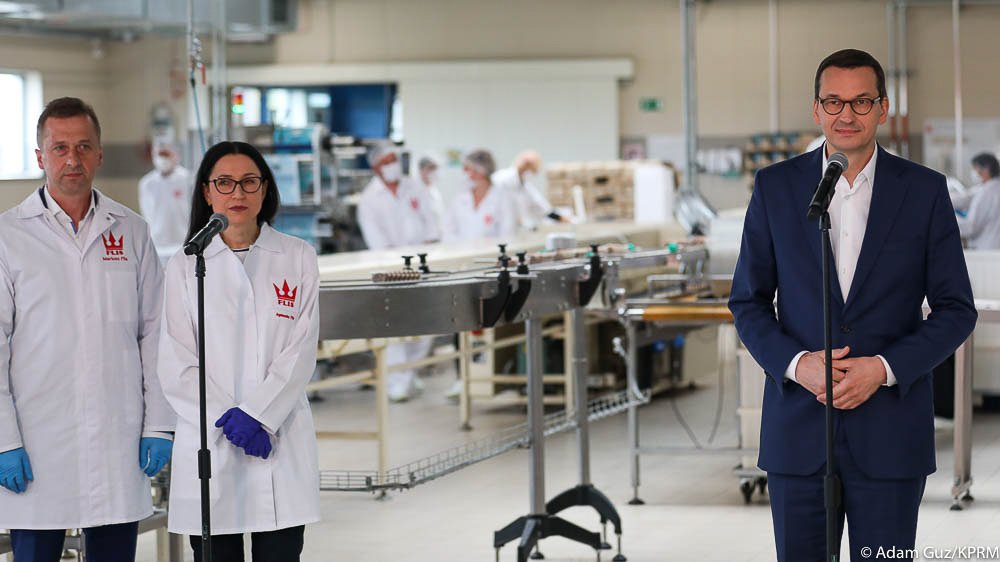 Premier mówi, że chciałby podwyższenia zasiłku dla bezrobotnych, w pół do obietnicy