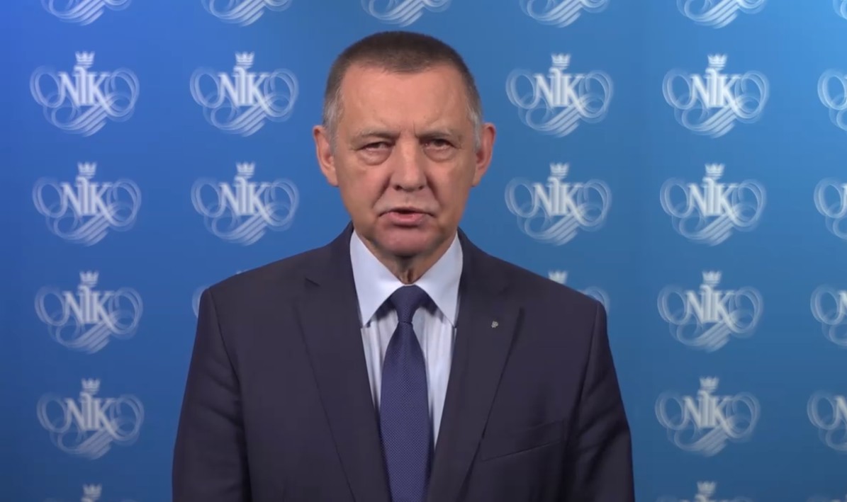 PiS: Banaś odejdzie. Banaś: nie odejdę, bo są naciski, żebym odszedł