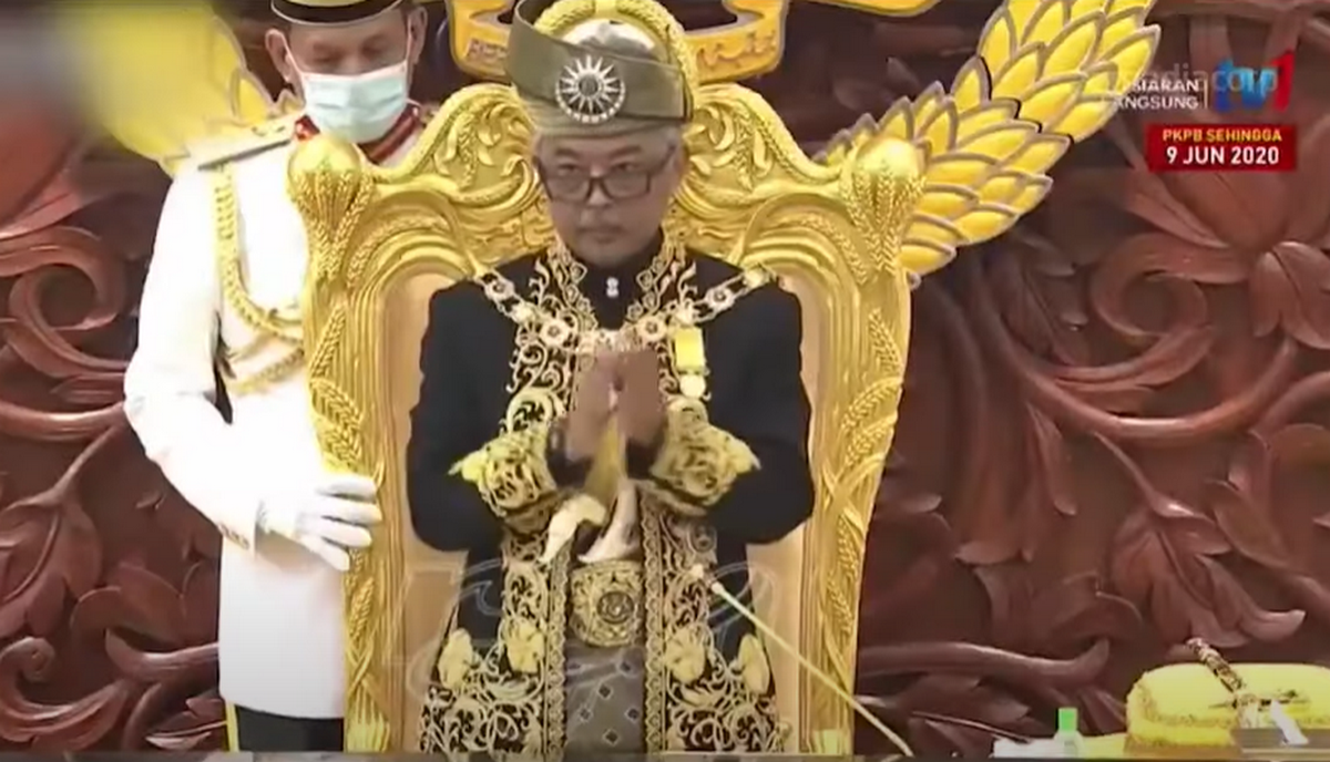 Król Malezji wprowadza stan wyjątkowy, z jednej strony fala zakażeń, z drugiej fala powodziowa