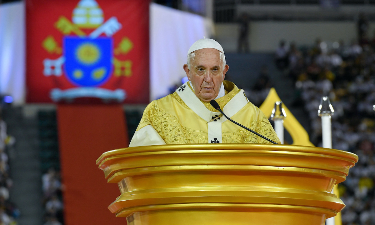 Po ponad pół roku wojny papieżowi coś zatrybiło i zwrócił się do Putina o zatrzymanie "spirali przemocy i śmierci"