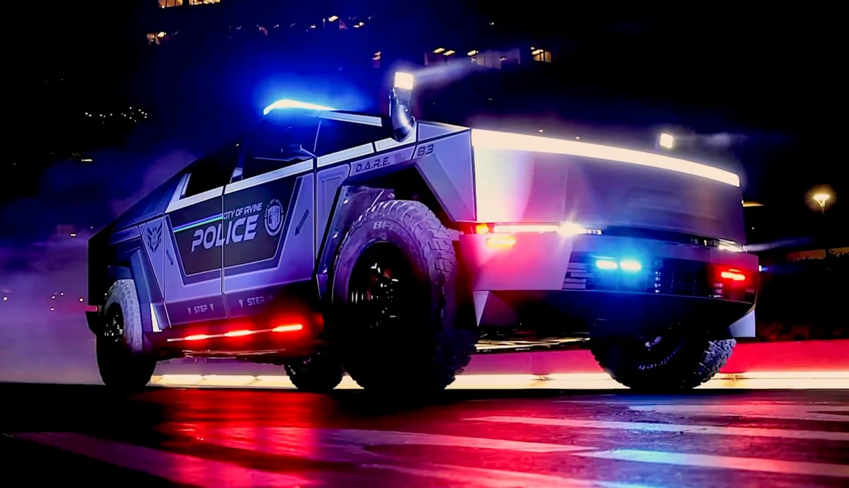Kalifornia: policja pochwaliła się Cybertruckiem-radiowozem i podłożyła muzyczkę z "Terminatora"