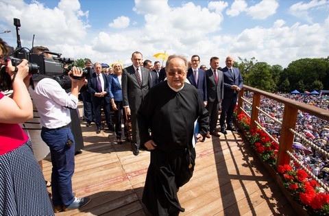 Ustawa pozbawiająca Kościół przywilejów w drodze, trwa zbiórka podpisów