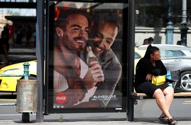 Coca-Cola na Węgrzech musi zapłacić karę za reklamy z homose*sualnymi parami