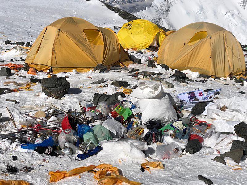 Nepal zakaże jednorazowego plastiku w rejonie Mount Everest