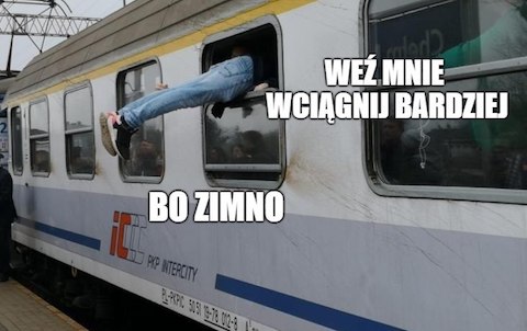 PKP podstawiło jednowagonowy pociąg. Ludzie wchodzili oknami