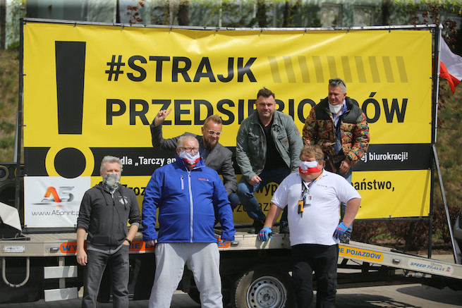 Protest przedsiębiorców w Katowicach: "Nie dla tarczy antykryzysowej"