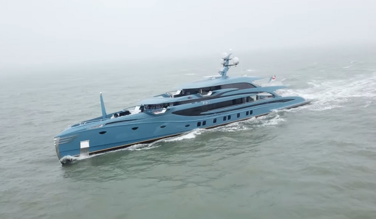 Wielka Brytania dołączyła do polowania i też zatrzymała gigajacht oligarchy, pływał pod maltańską banderą