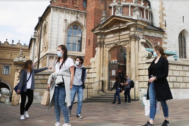 Badanie: problemy psychiczne jednym z ze skutków ubocznych COVID-19