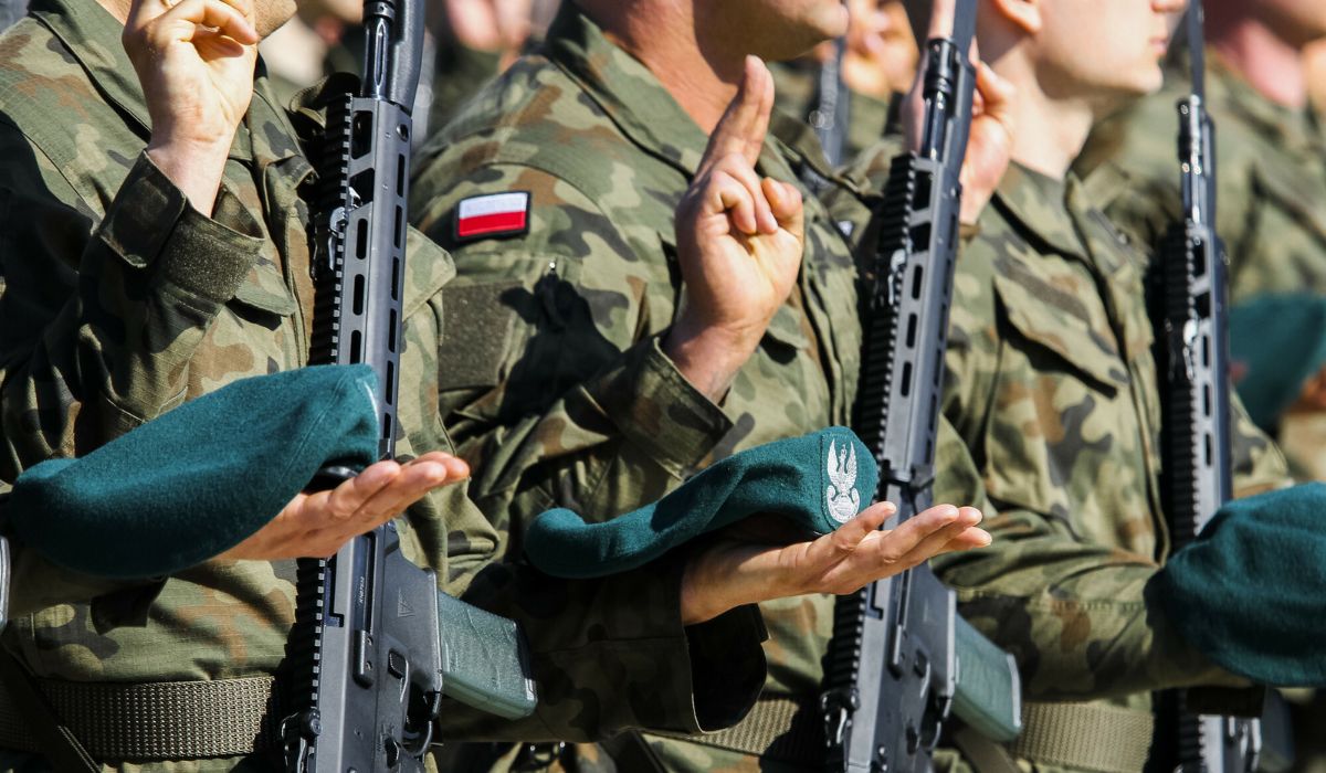 Sondaż: prawie 60% Polaków chce przywrócenia obowiązkowej służby wojskowej