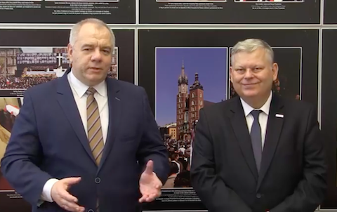 Sasin i Suski proszą o wpłaty na pomnik smoleński. "Nie jest ukończony"