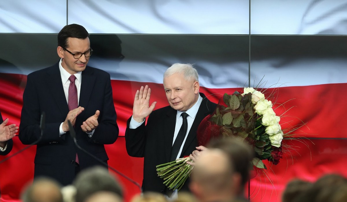 Kaczyński cichaczem odszedł z rządu, by zająć się tym, "co jest dla przyszłości Polski najważniejsze", czyli wyborami