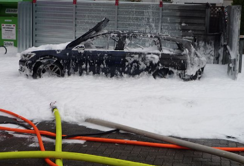 Niemka wlała nie to paliwo, próbowała odessać je odkurzaczem. Straty wyceniono na 30 000 euro