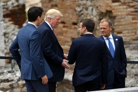 Donald Trump do Macrona: "Dlaczego nie wyjdziecie z Unii Europejskiej?"