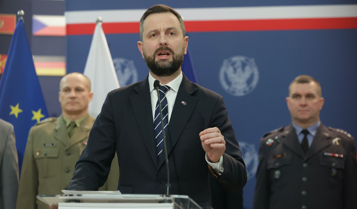 Minister obrony wprost ostrzega, że przygotowujemy się do wojny z Rosją