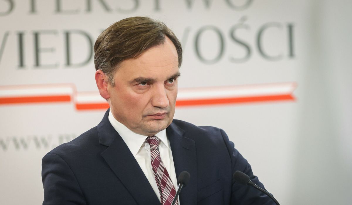 Sondaż: 72% badanych uważa, że Ziobro powinien odpowiadać w Polsce, a nie tam, gdzie chce