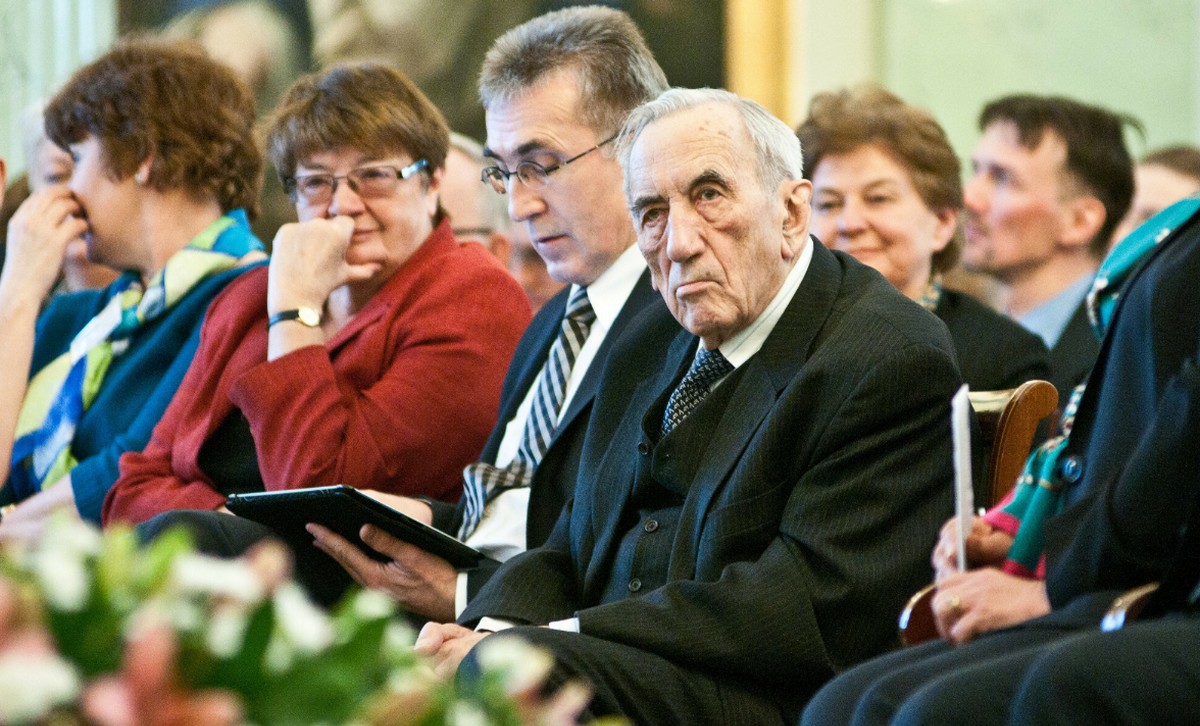 Była radna PiS może zostać zupełnie zrujnowana, ale dalej twardo chce obrażać Tadeusza Mazowieckiego