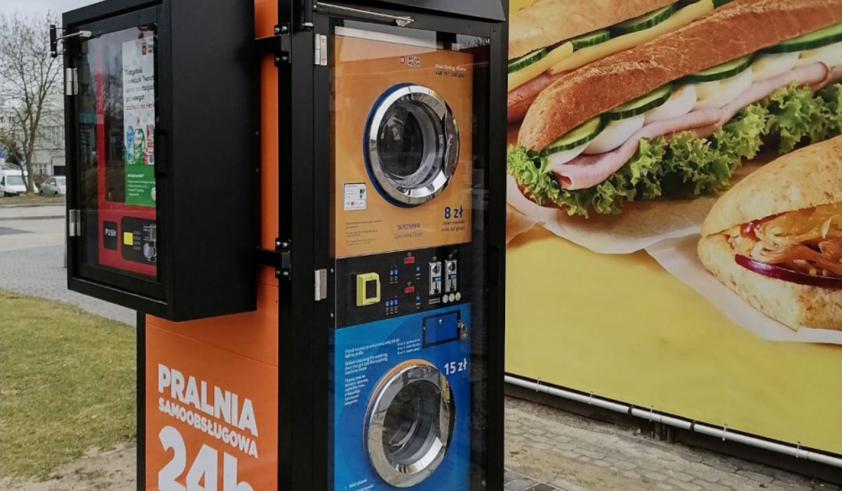 Po raz pierwszy na niektórych stacjach w Polsce pojawiły się pralkomaty z błyskawicznym suszeniem