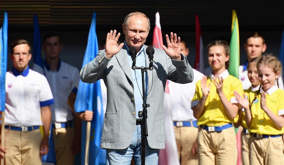 Rosja przekonuje, że sankcje jej niestraszne i demonstracyjnie sprowadza luksusowe towary bez zgody producentów