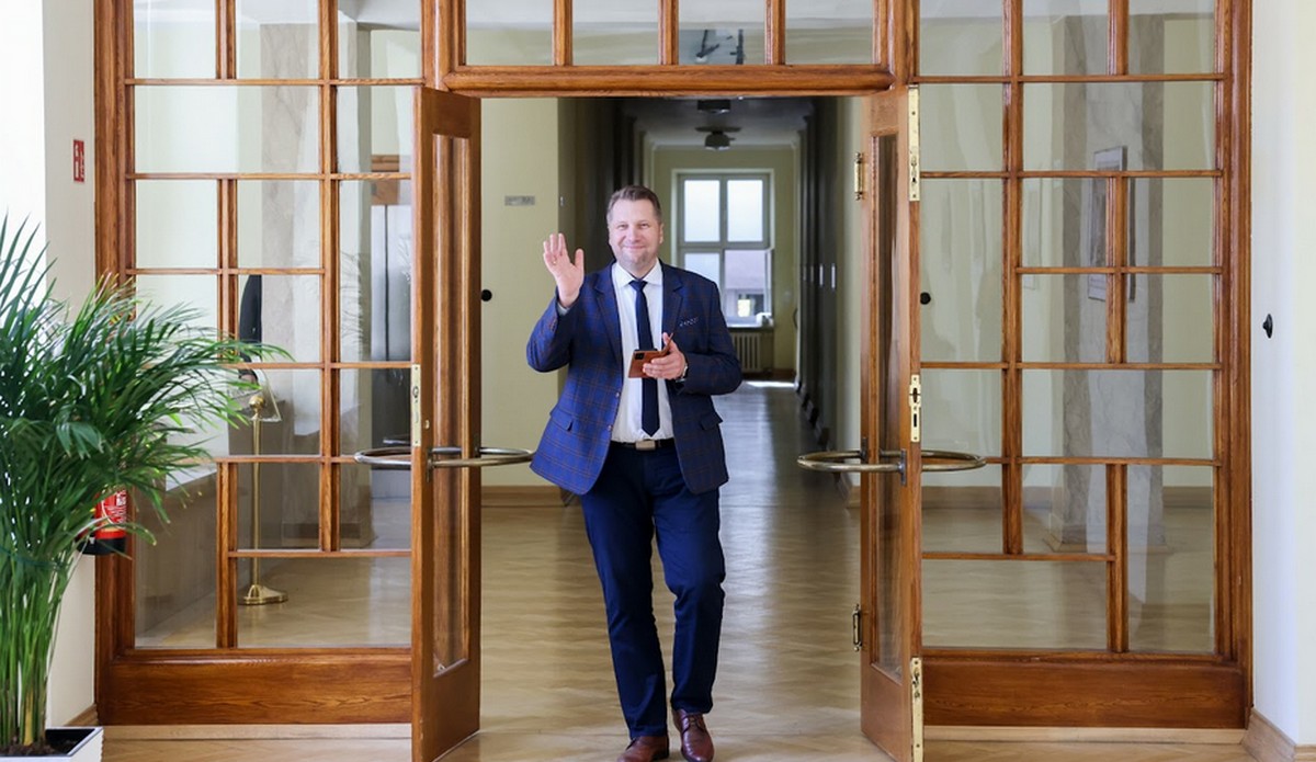 Czarnek potwierdza, że od września Podstawy Przedsiębiorczości zostaną zastąpione przez Biznes i Zarządzanie