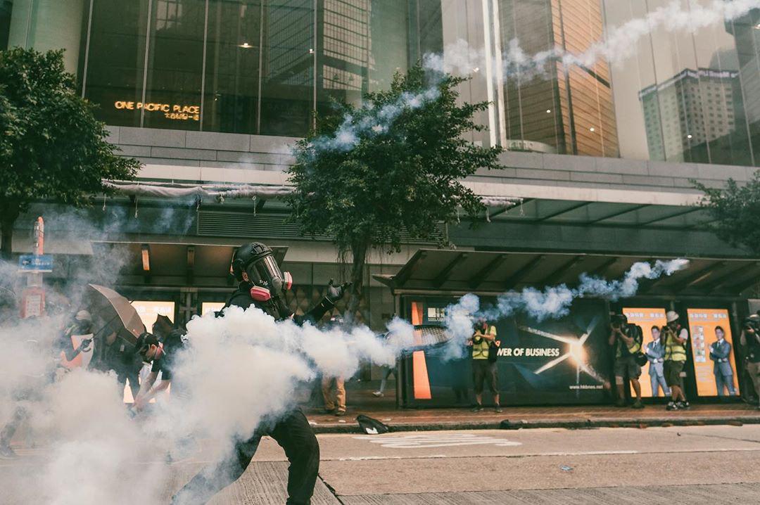 Apple zablokował aplikację lokalizującą protestujących i policję w Hong Kongu