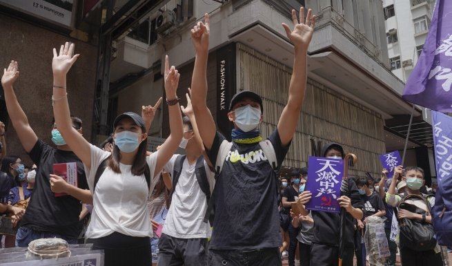 Chiny zatwierdziły prawo o bezpieczeństwie narodowym dla Hong Kongu 