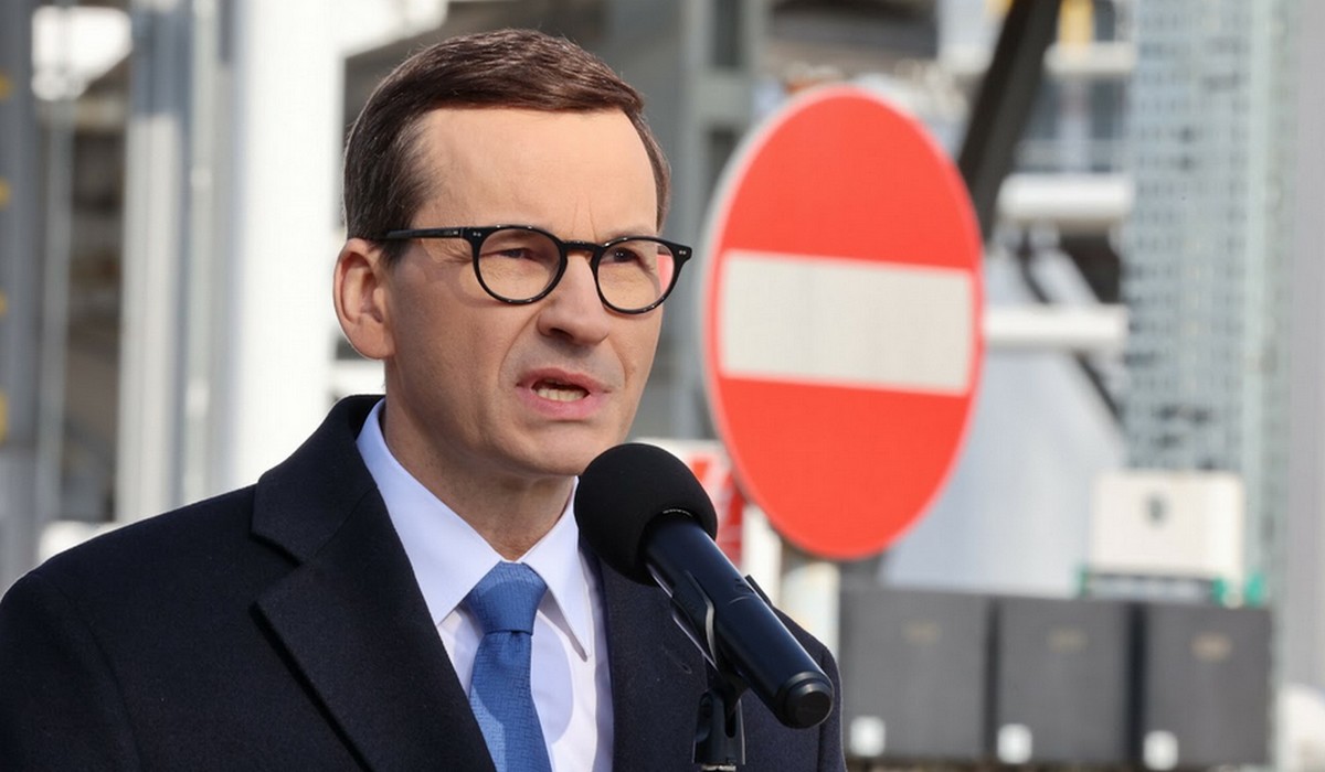 Premier prosi, żeby ludzie po prostu sami się ograniczali przy kupnie węgla