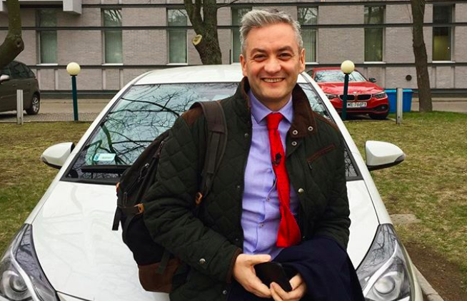 Robert Biedroń zaprasza na przejażdżkę "Biedroń Taxi"