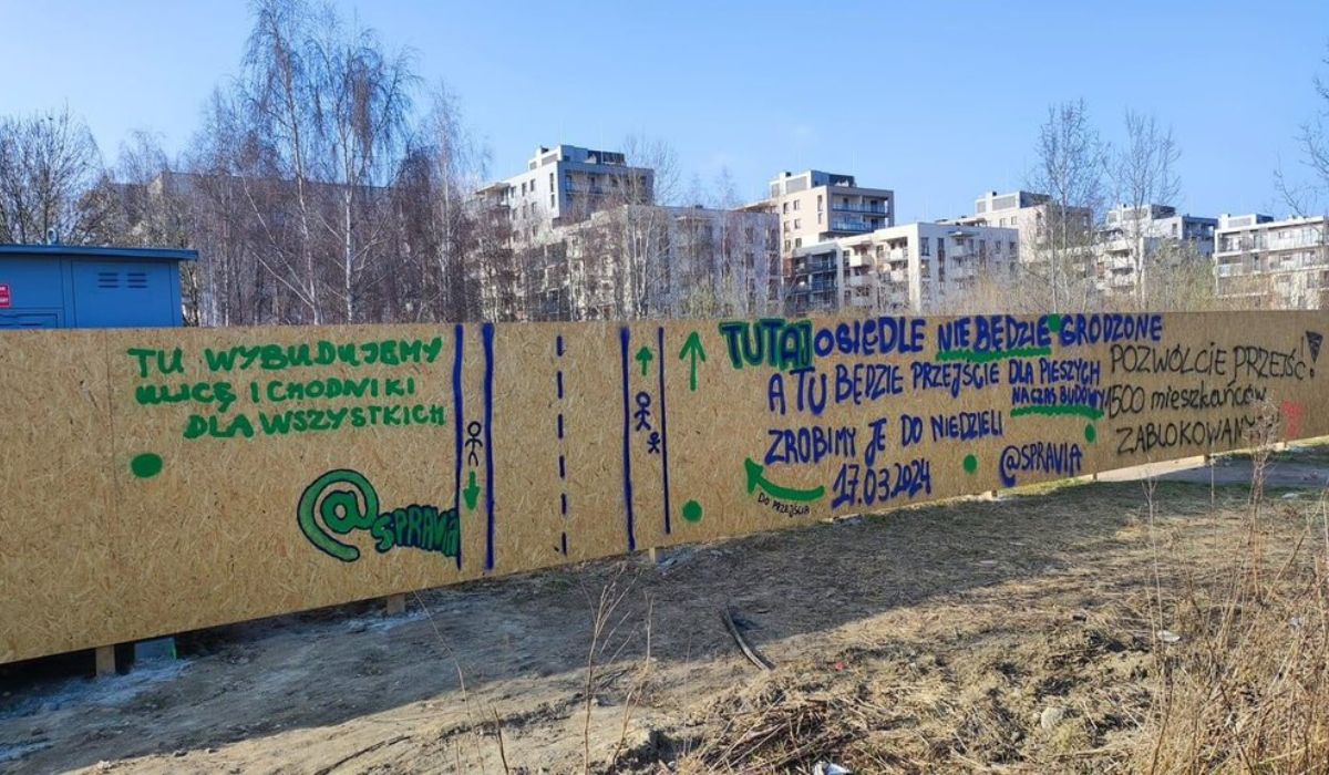 Warszawa: mieszkańcy osiedla wściekli się na dewelopera, który zablokował im drogę