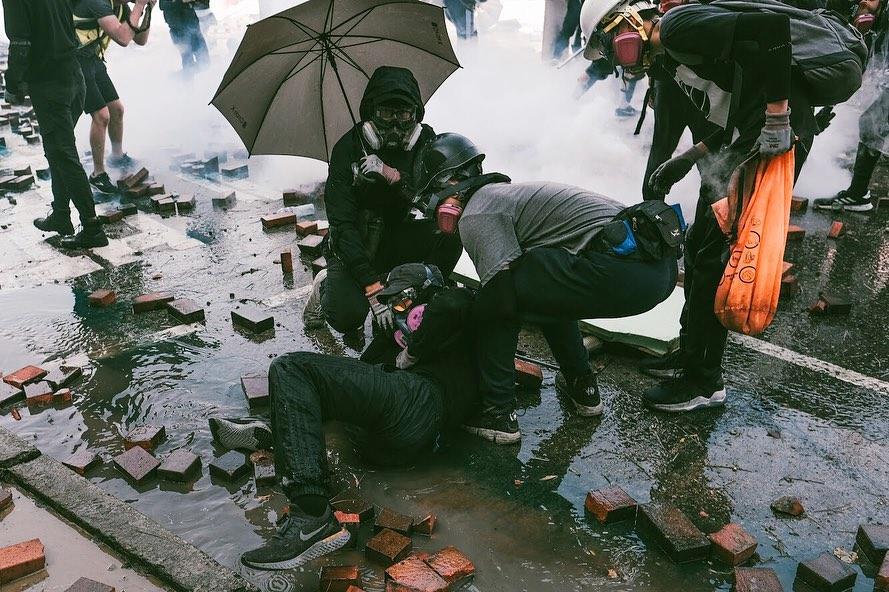 Hong Kong: policja zatrzymała 400 demonstrujących. Użyto gazu łzawiącego i armatek wodnych