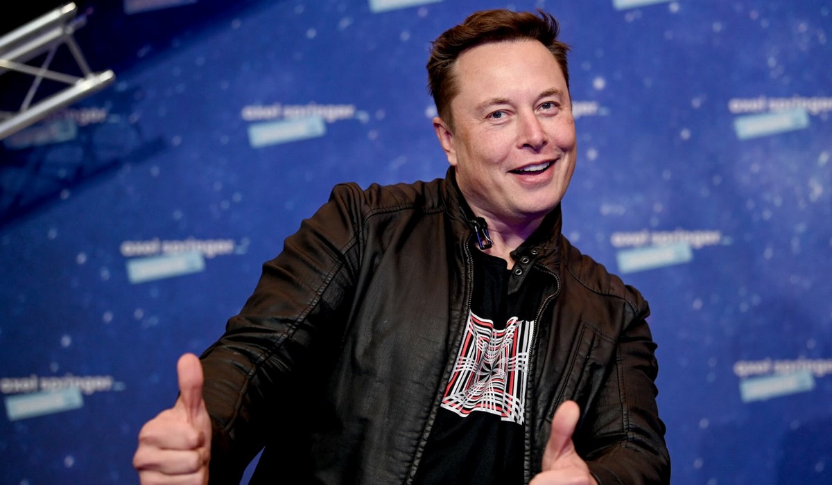 Musk zapowiedział, że pracownicy z Ukrainy, którzy pojechali walczyć o kraj, mimo to dostaną wypłaty