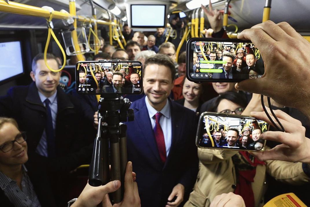 Rafał Trzaskowski zakazał urzędnikom używania jednorazowego plastiku